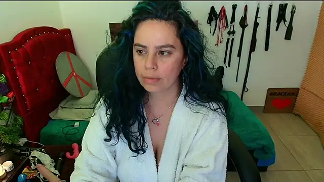 elektra 32 online show from February 18, 2025, 4:37 am