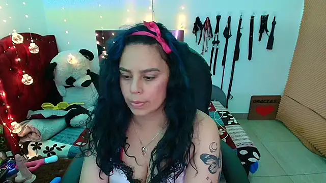 elektra 32 online show from February 15, 2025, 4:47 am