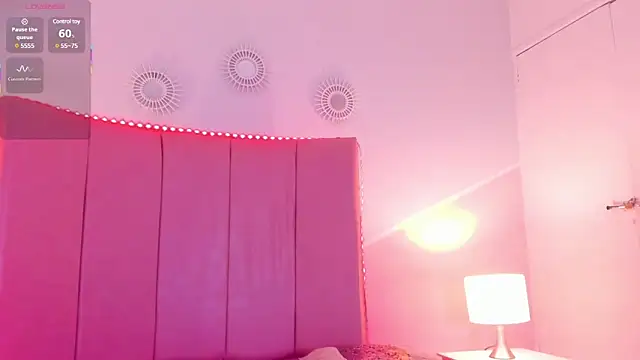 Snapshot of sofia_castrillon chatting on February 26, 2025, 3:57 am sofia castrillon online show from February 26, 2025, 3:57 am