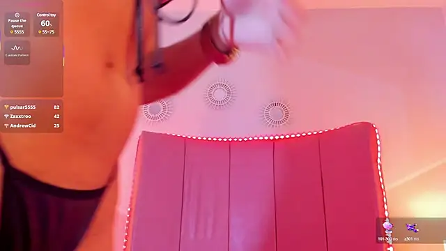 Snapshot of sofia_castrillon chatting on February 28, 2025, 6:43 am sofia castrillon online show from February 28, 2025, 6:43 am