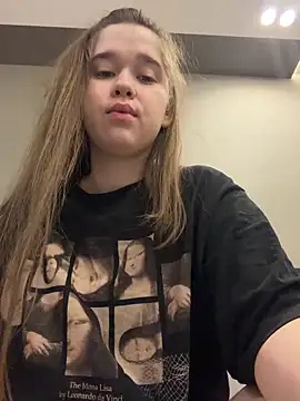 HornyGirlH online show from March 25, 2026, 1:17 am