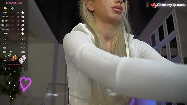 LisaAkira online show from February 13, 2026, 7:30 am