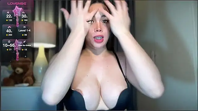 Snapshot of MISSANACONDA chatting on October 14, 2025, 3:29 am MISSANACONDA online show from October 14, 2025, 3:29 am