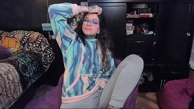 Snapshot of Lilmarieee chatting on March 21, 2025, 1:13 am Lilmarieee online show from March 21, 2025, 1:13 am