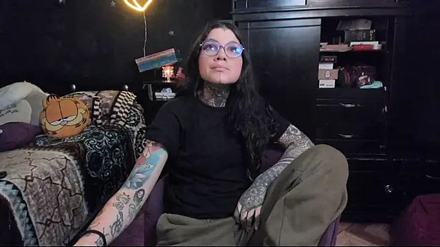 Snapshot of Lilmarieee chatting on March 19, 2025, 10:09 pm Lilmarieee online show from March 19, 2025, 10:09 pm