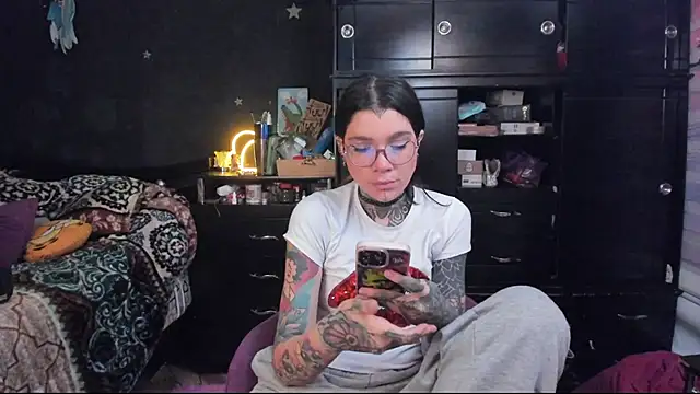 Snapshot of Lilmarieee chatting on March 5, 2025, 10:10 pm Lilmarieee online show from March 5, 2025, 10:10 pm