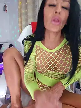 KristaCash online show from September 14, 2025, 2:01 am