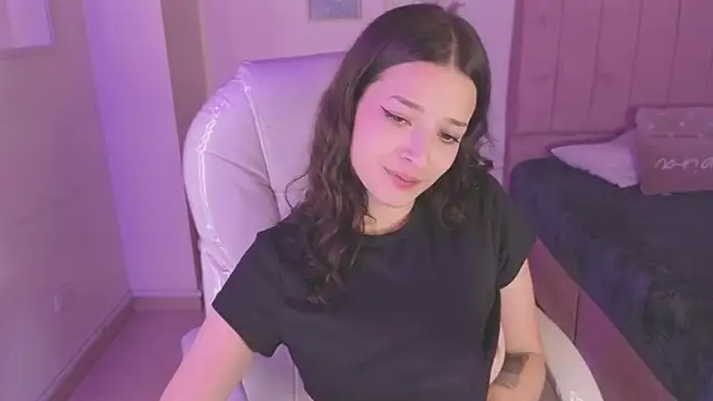 Amaia Daniells online show from September 20, 2025, 3:44 am