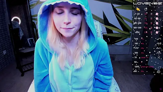 fleximona online show from October 19, 2025, 8:44 pm