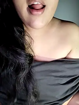 Snapshot of Annerae chatting on September 21, 2025, 4:23 pm Annerae online show from September 21, 2025, 4:23 pm