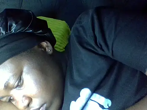 cute-marianna online show from October 13, 2025, 4:03 am