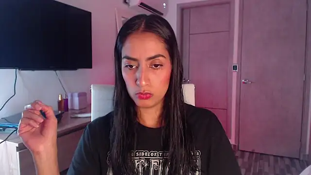 Brown skin11 online show from November 18, 2025, 8:12 pm