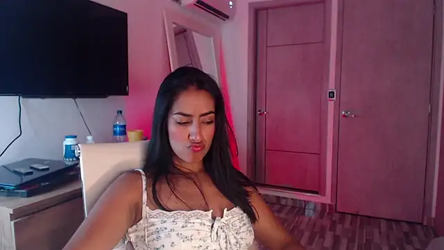 Snapshot of Brown_skin11 chatting on October 4, 2025, 11:28 pm Brown skin11 online show from October 4, 2025, 11:28 pm