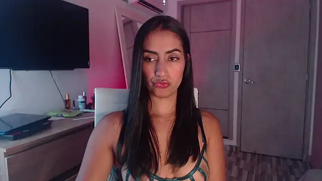 Snapshot of Brown_skin11 chatting on October 14, 2025, 9:15 pm Brown skin11 online show from October 14, 2025, 9:15 pm