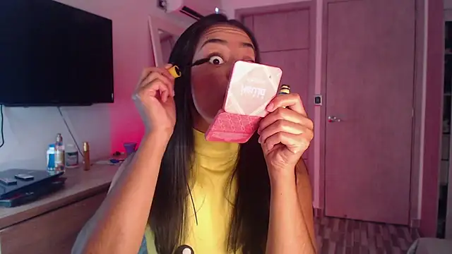 Snapshot of Brown_skin11 chatting on October 5, 2025, 8:10 pm Brown skin11 online show from October 5, 2025, 8:10 pm