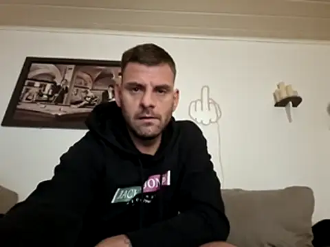 Snapshot of Badkev91 chatting on November 4, 2025, 2:43 pm Badkev91 online show from November 4, 2025, 2:43 pm