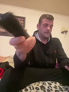 Snapshot of Badkev91 chatting on February 5, 2025, 3:31 pm Badkev91 online show from February 5, 2025, 3:31 pm