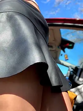 YOUR-KARINA online show from March 30, 2026, 4:47 am