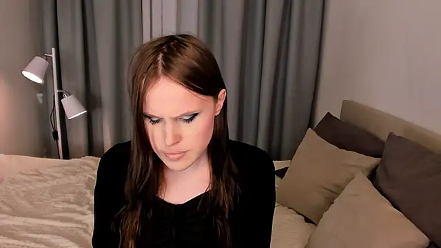 EffieMinki online show from April 9, 2026, 9:10 pm