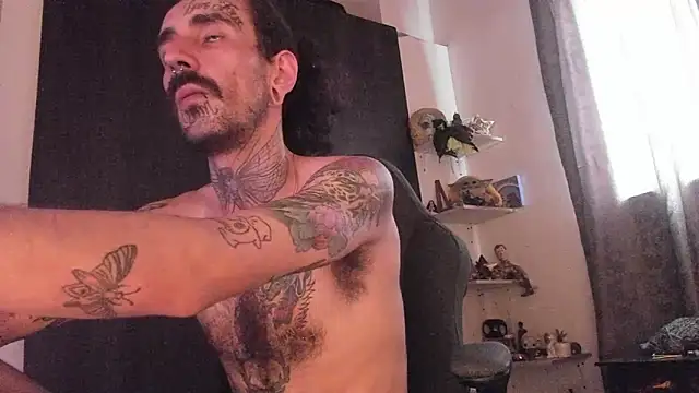 Snapshot of harry_reems1 chatting on September 16, 2025, 2:29 pm harry reems1 online show from September 16, 2025, 2:29 pm