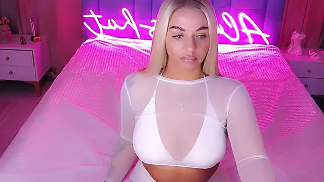 AllwaysHotJ online show from November 19, 2025, 2:22 am