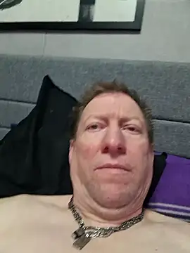 tomtom111111 online show from February 5, 2026, 3:08 pm