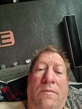 tomtom111111 online show from September 28, 2025, 9:27 am