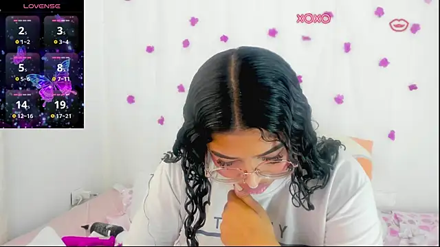 Snapshot of moana_taylor chatting on October 6, 2025, 11:33 am moana taylor online show from October 6, 2025, 11:33 am