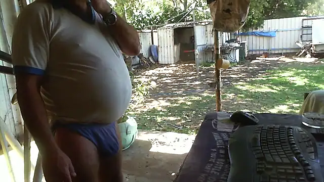 Snapshot of herbie010666 chatting on September 21, 2025, 3:33 am herbie010666 online show from September 21, 2025, 3:33 am