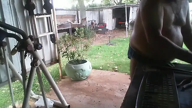 Snapshot of herbie010666 chatting on February 9, 2026, 4:21 am herbie010666 online show from February 9, 2026, 4:21 am