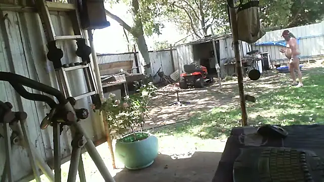 Snapshot of herbie010666 chatting on October 22, 2025, 3:39 am herbie010666 online show from October 22, 2025, 3:39 am