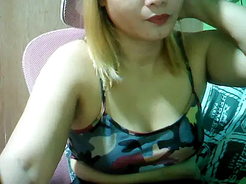 Snapshot of ashlylove25 chatting on October 18, 2025, 2:13 am ashlylove25 online show from October 18, 2025, 2:13 am