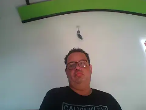 djtomxxx2777 online show from February 4, 2025, 8:17 pm