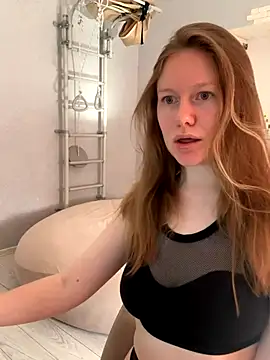 Snapshot of ConnieDaw chatting on October 20, 2025, 8:15 am ConnieDaw online show from October 20, 2025, 8:15 am