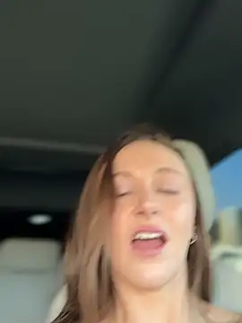 lunagirl13 online show from February 6, 2026, 10:39 pm