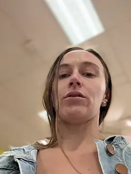 lunagirl13 online show from April 12, 2026, 2:15 am