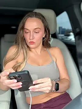 lunagirl13 online show from September 19, 2025, 5:28 pm