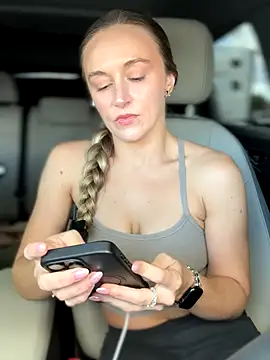 lunagirl13 online show from October 11, 2025, 9:16 pm