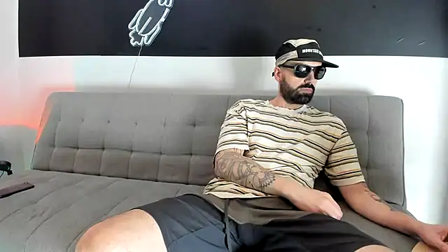 MattxFeet online show from December 22, 2024, 6:59 pm