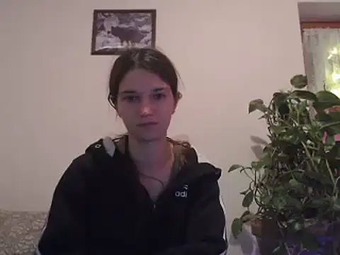 Geile-Luna online show from December 23, 2024, 7:52 pm