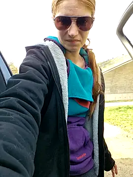 Geile-Luna online show from April 13, 2026, 3:38 pm