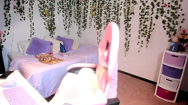 Snapshot of violeta_milleer chatting on October 23, 2025, 4:16 pm violeta milleer online show from October 23, 2025, 4:16 pm