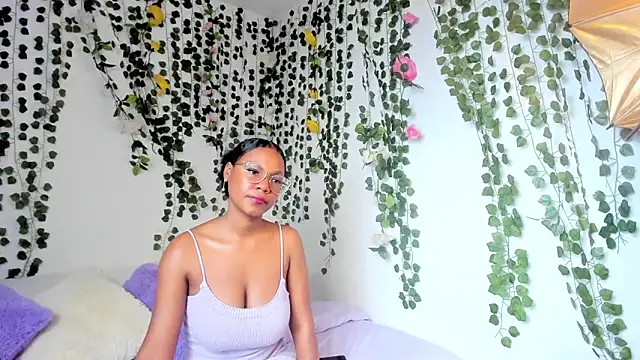 violeta milleer online show from February 5, 2025, 5:20 pm