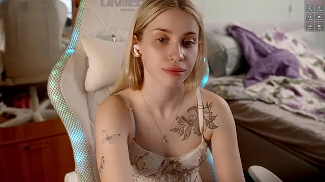 ho1yho1e online show from April 14, 2026, 7:41 pm