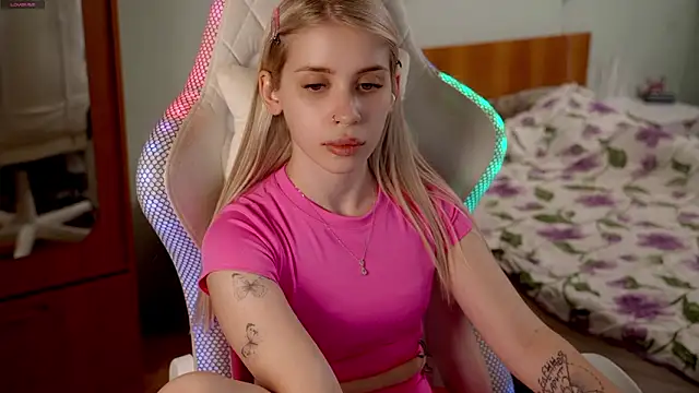 ho1yho1e online show from March 25, 2026, 6:29 pm