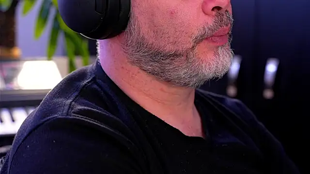 Sanders White online show from September 26, 2025, 4:08 am