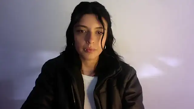 AneeSmith online show from December 20, 2024, 6:35 pm