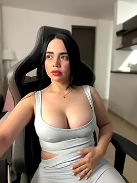 GeorginaJones online show from October 16, 2025, 2:53 am