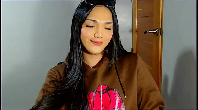 WONDERWOMAN2023 online show from March 13, 2025, 11:19 am