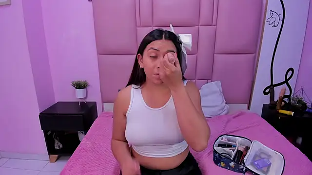 Snapshot of Alison_Jhones7 chatting on February 24, 2025, 12:09 am Alison Jhones7 online show from February 24, 2025, 12:09 am